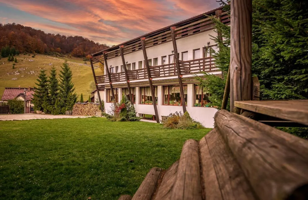 Casa Muntelui-1