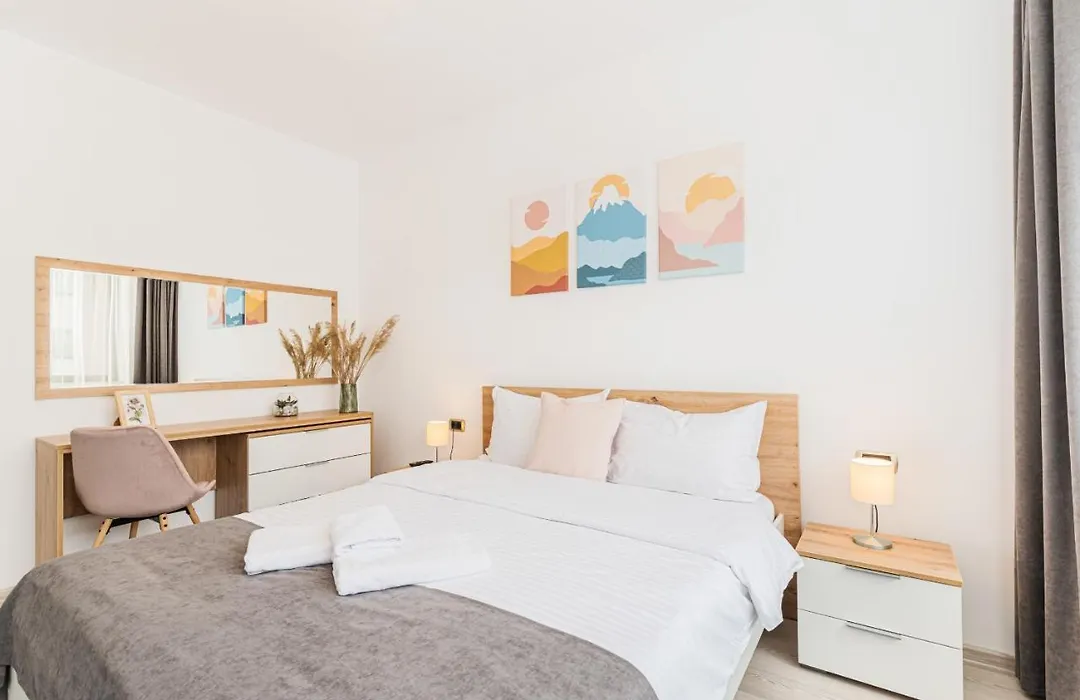 Isaran 2D3E Apartment Brasov-1