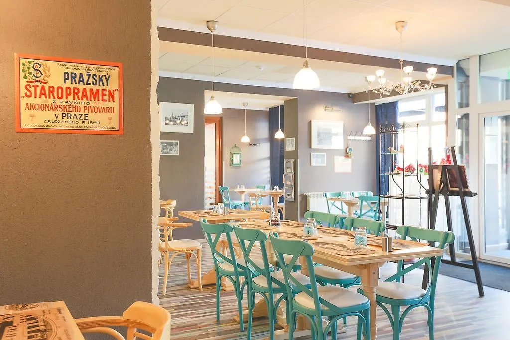 Artmotel & Bistro-1