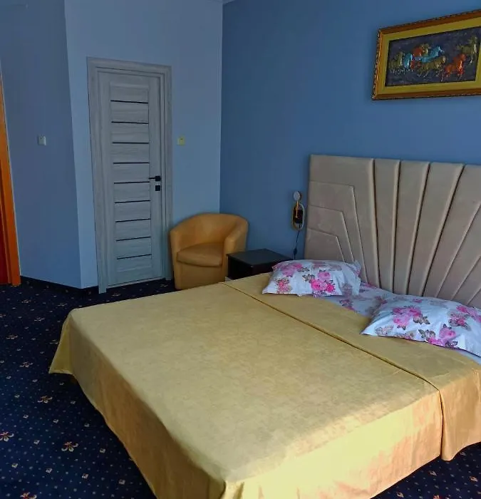 Hotel Duet-1