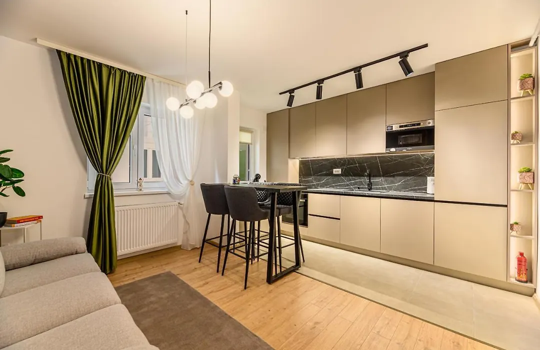 Green Wood Apartment-1