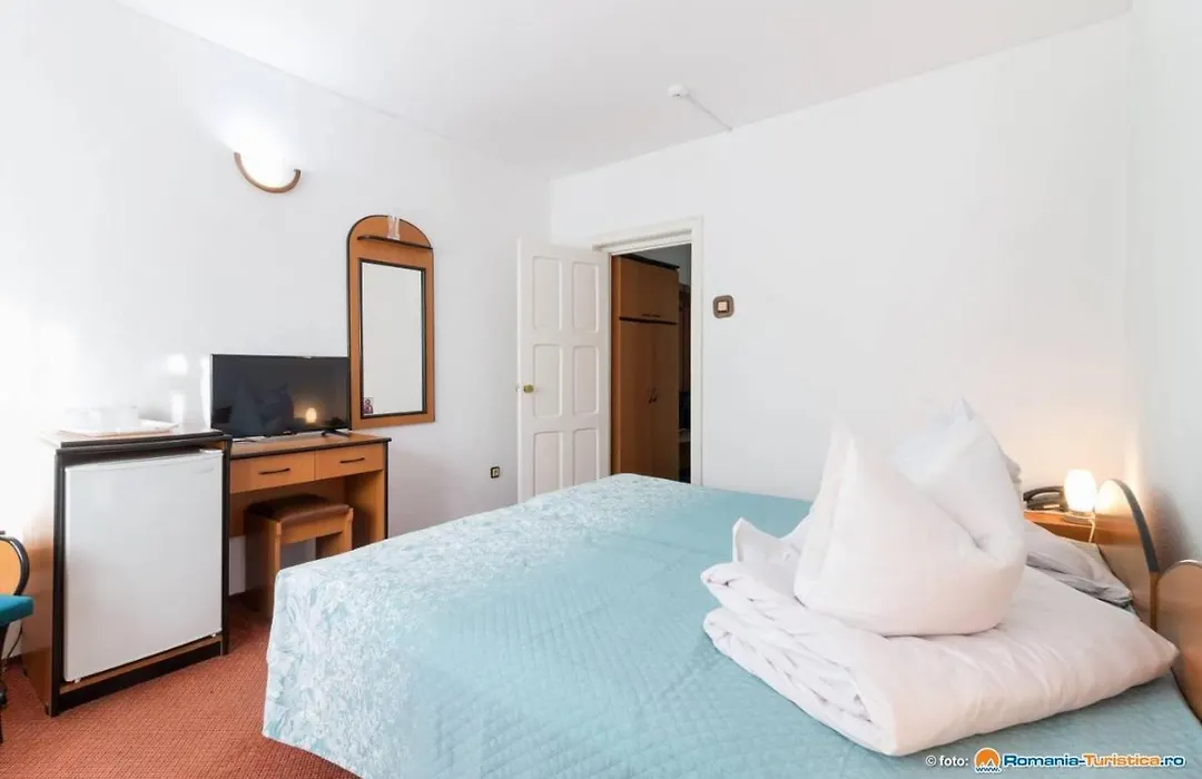 Hotel Bradul-1