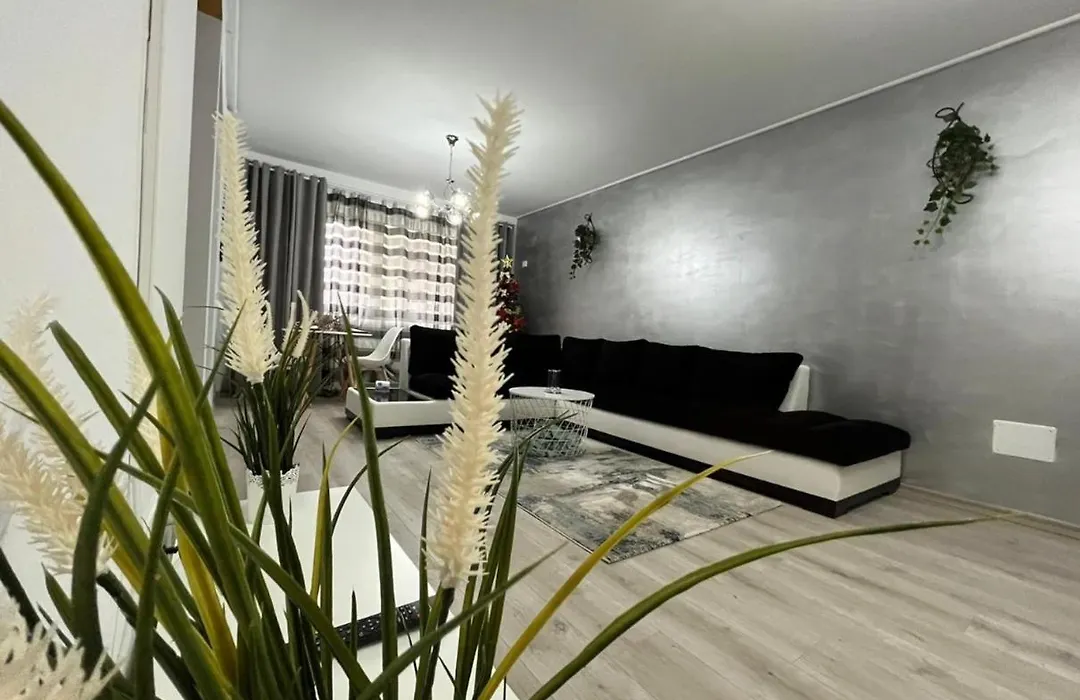 Top Apartment-1