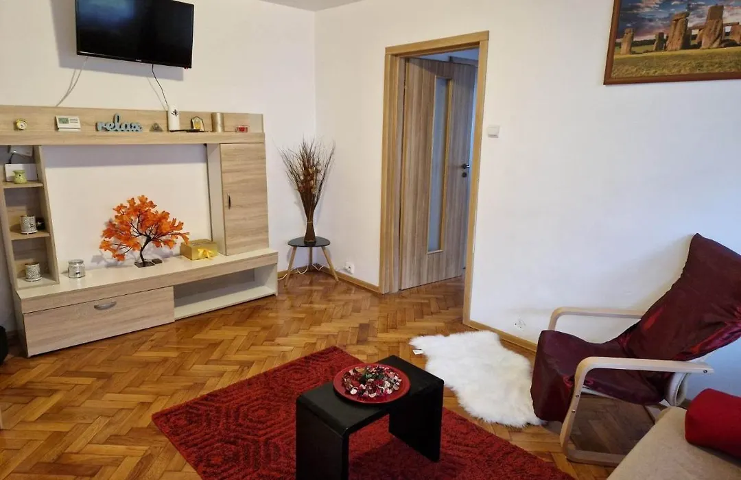 Petuniei Apartment-1