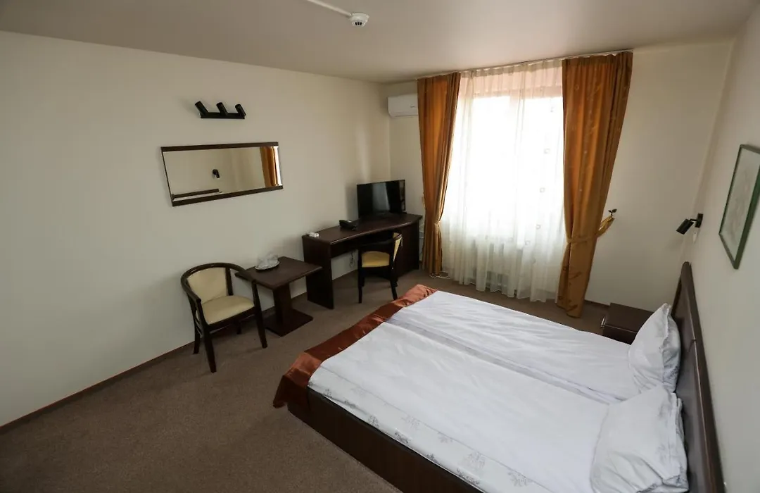 Hotel Dusan si Fiul Resita Sud-1