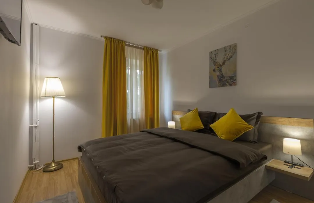 Luxury 2 Bedroom Holiday Apartment-1