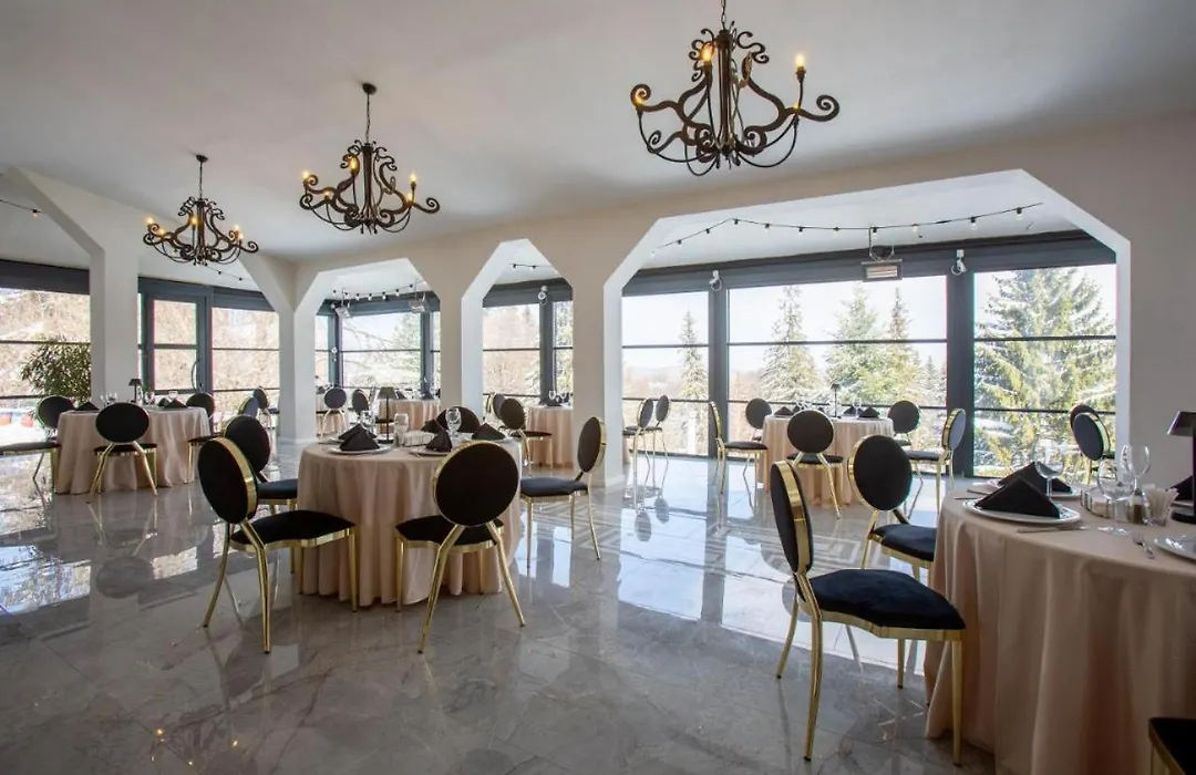 Poiana Brasov Alpin Resort Hotel Aparthotel 2204, Private Property-1