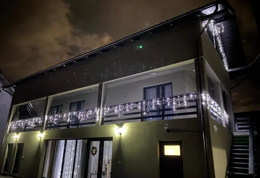 Casa La Poalele Pietrosului-1