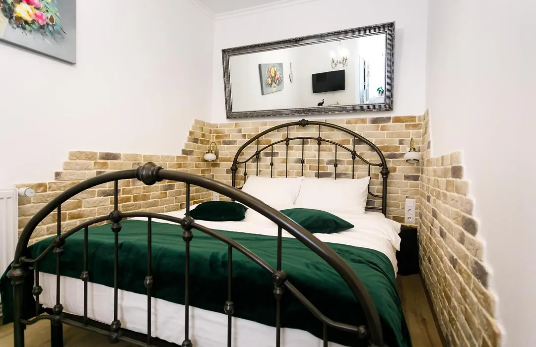 Gong Apartments-1