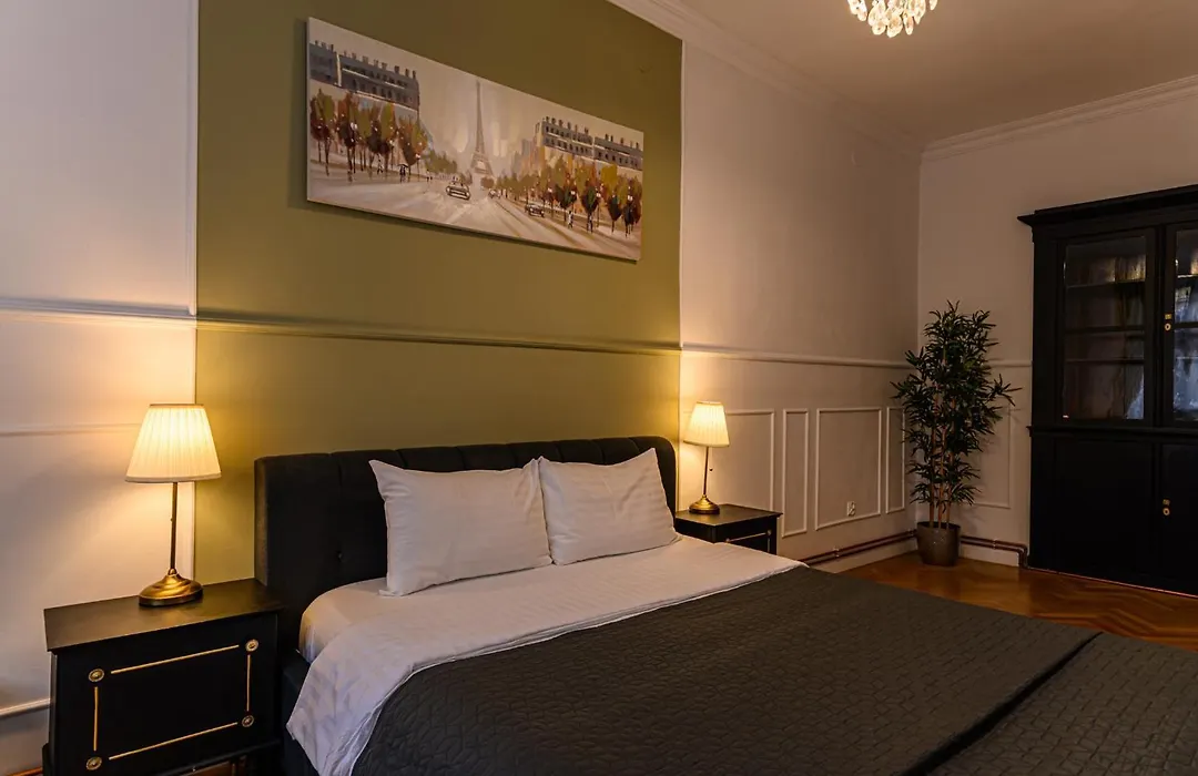 Colins Place-1