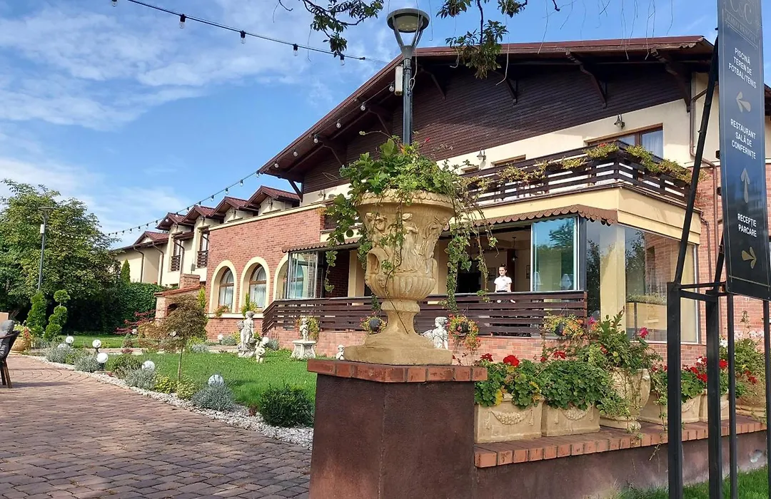 C&C Karo Resort-1
