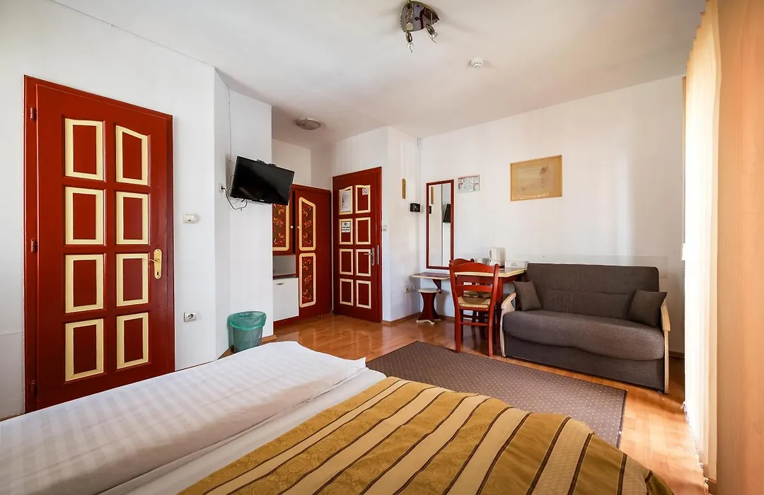 Hotel Sugas-1