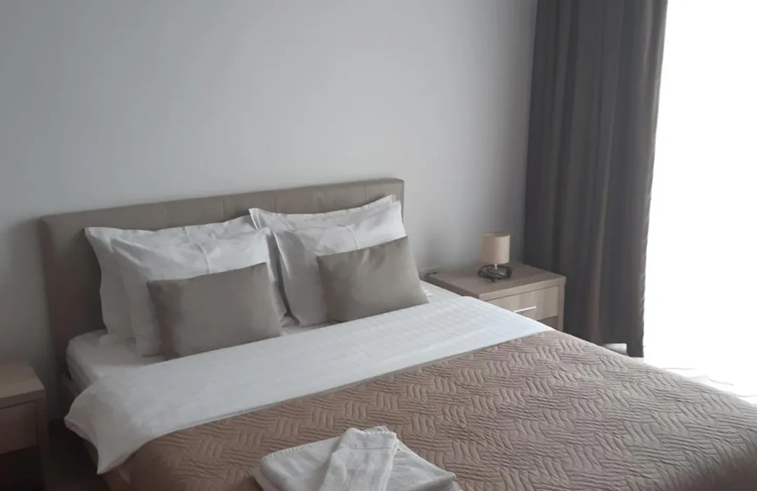 Apartament Marcel - Coresi Mall-1