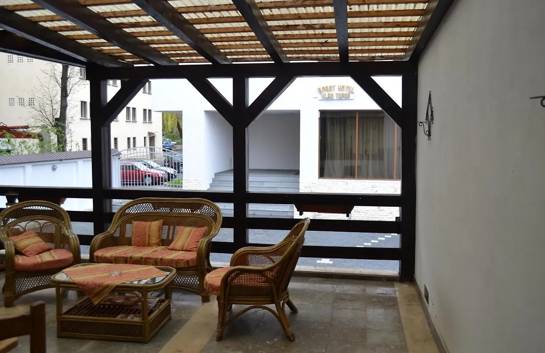 Pensiunea Casa Tepes-1