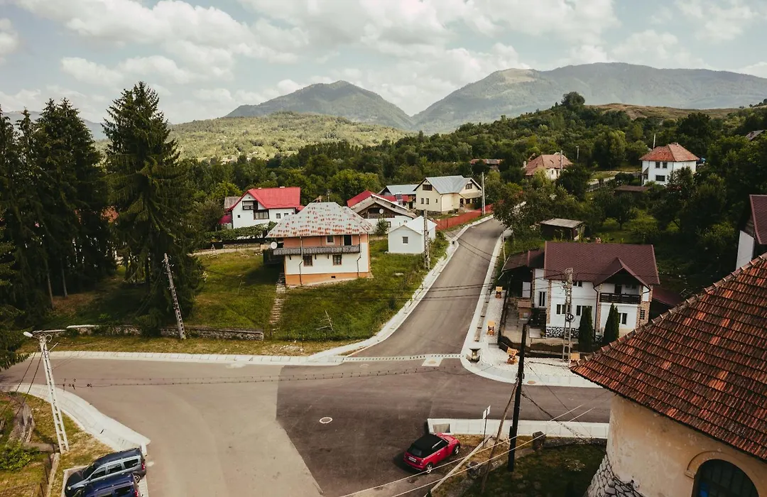 Turnul Mareșalului -Casă de Vacanță cu Panoramă 360 în Inima Naturii, lângă Transfăgărășan-1