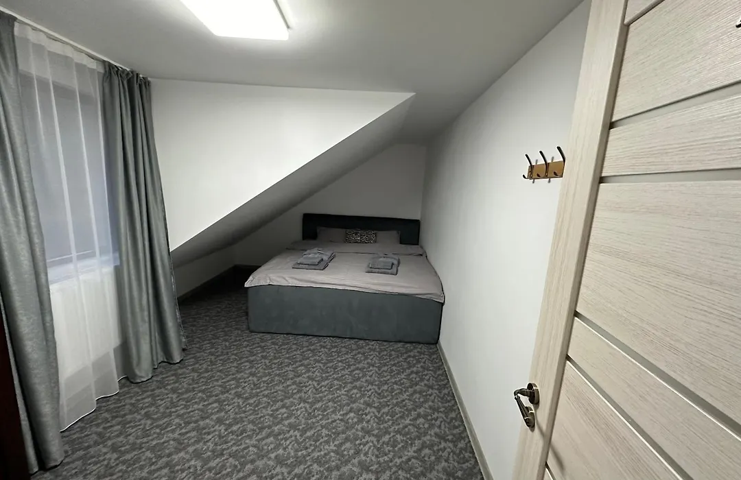 Vila-cabană Izvorul Muntelui-1