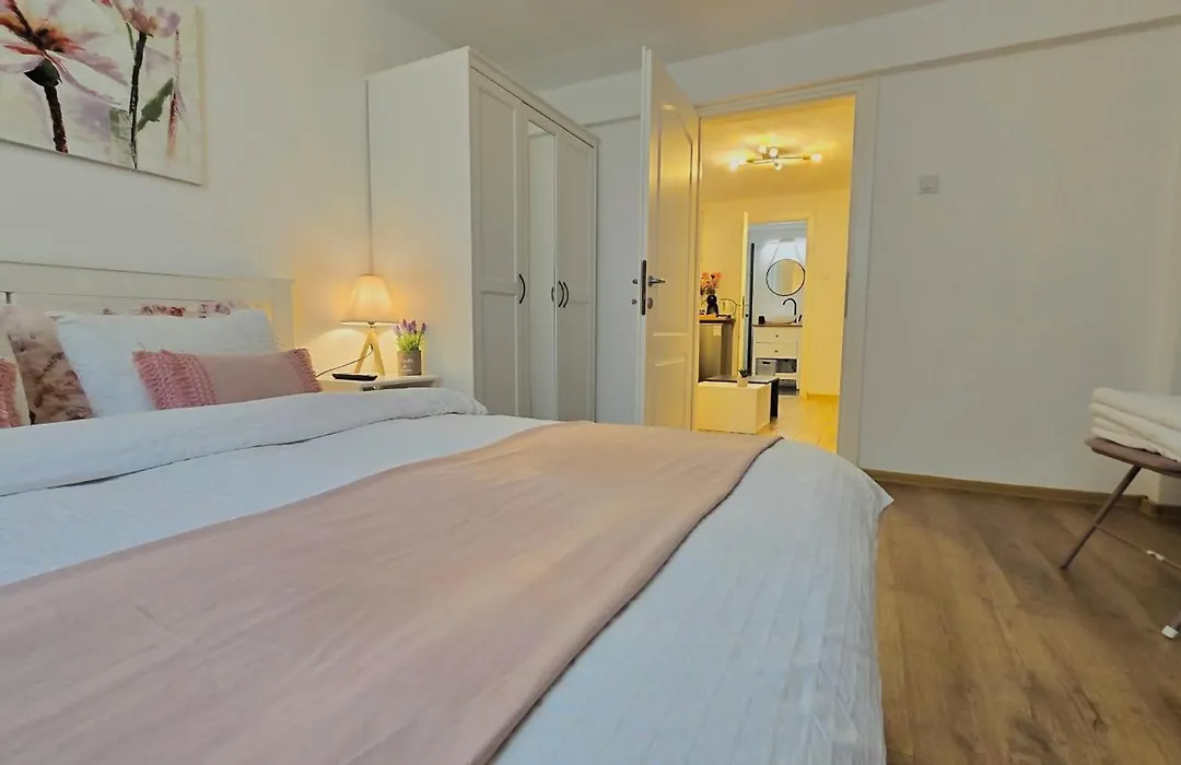 Petra Aparthotel La Poarta Schei Bv-1