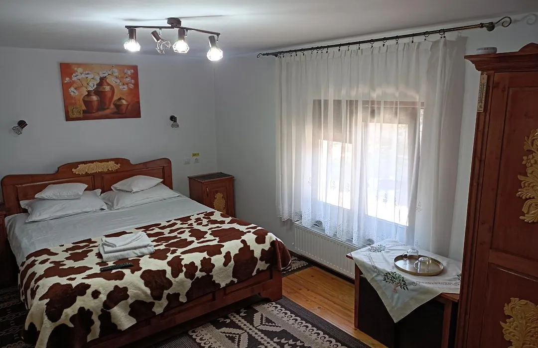 Gyongyver Panzio-1