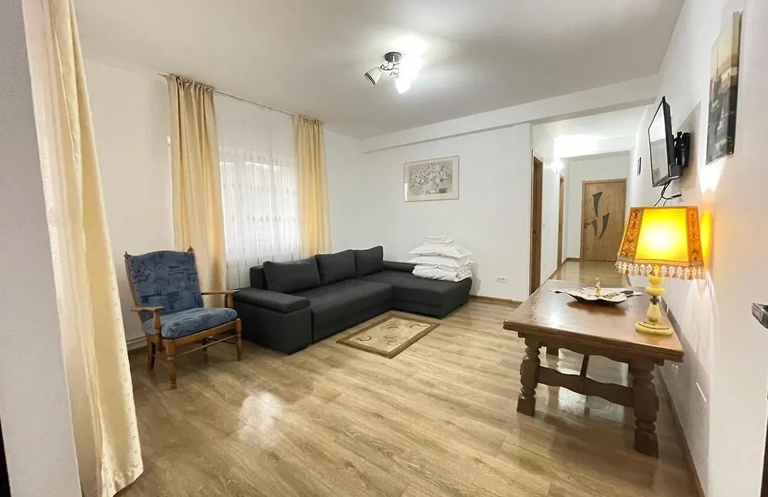 Cazare apartamente LAVI-TOUR Tg Neamț-1
