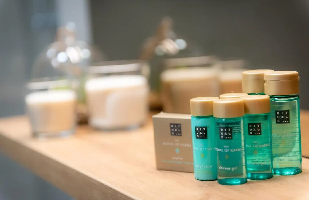 Apart B&V - Modern Apartment Near Coresi Mall-1