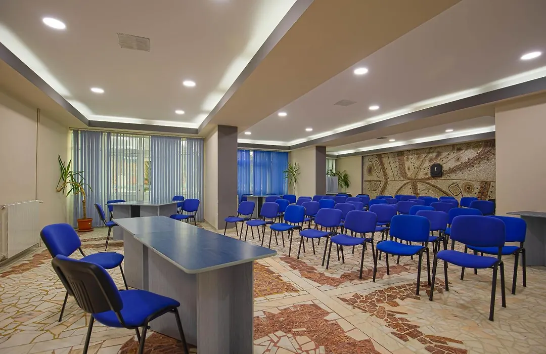 Hotel Alexandros Busteni By Genco & Restaurant Miorita-1