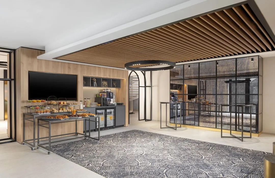 Courtyard By Marriott Cluj - Napoca Downtown-1