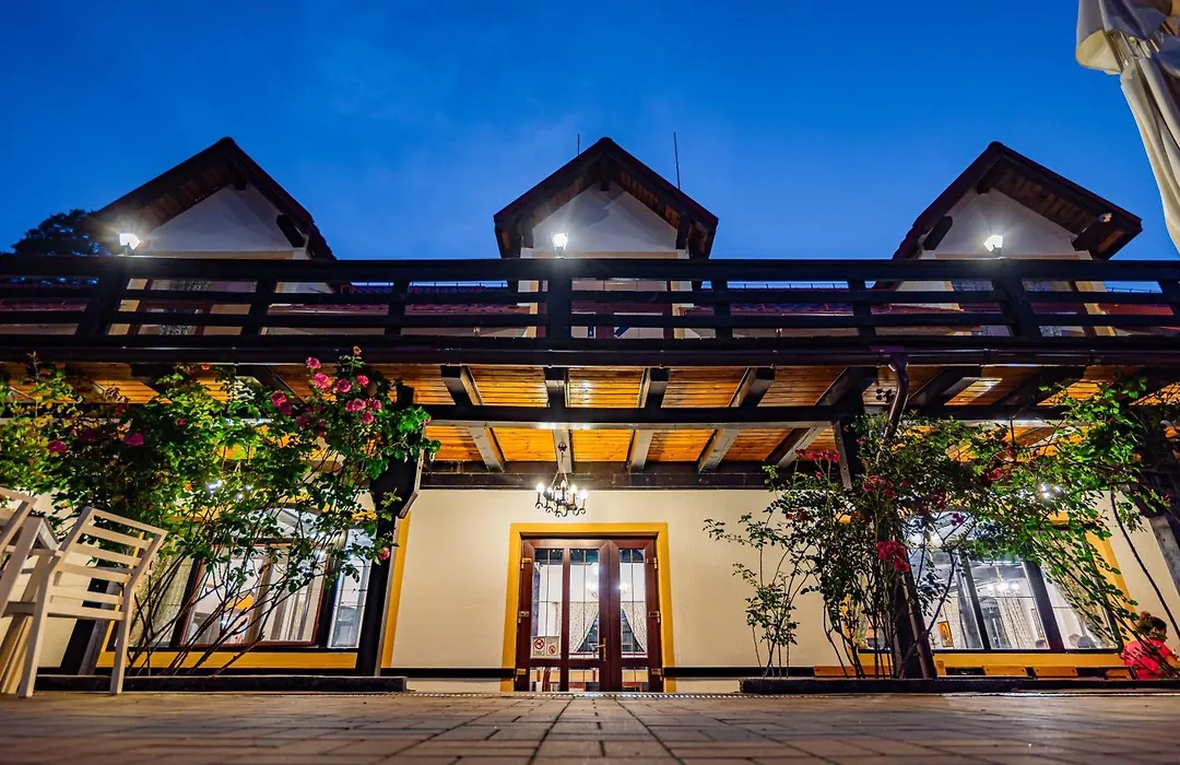 Q Chalet-1
