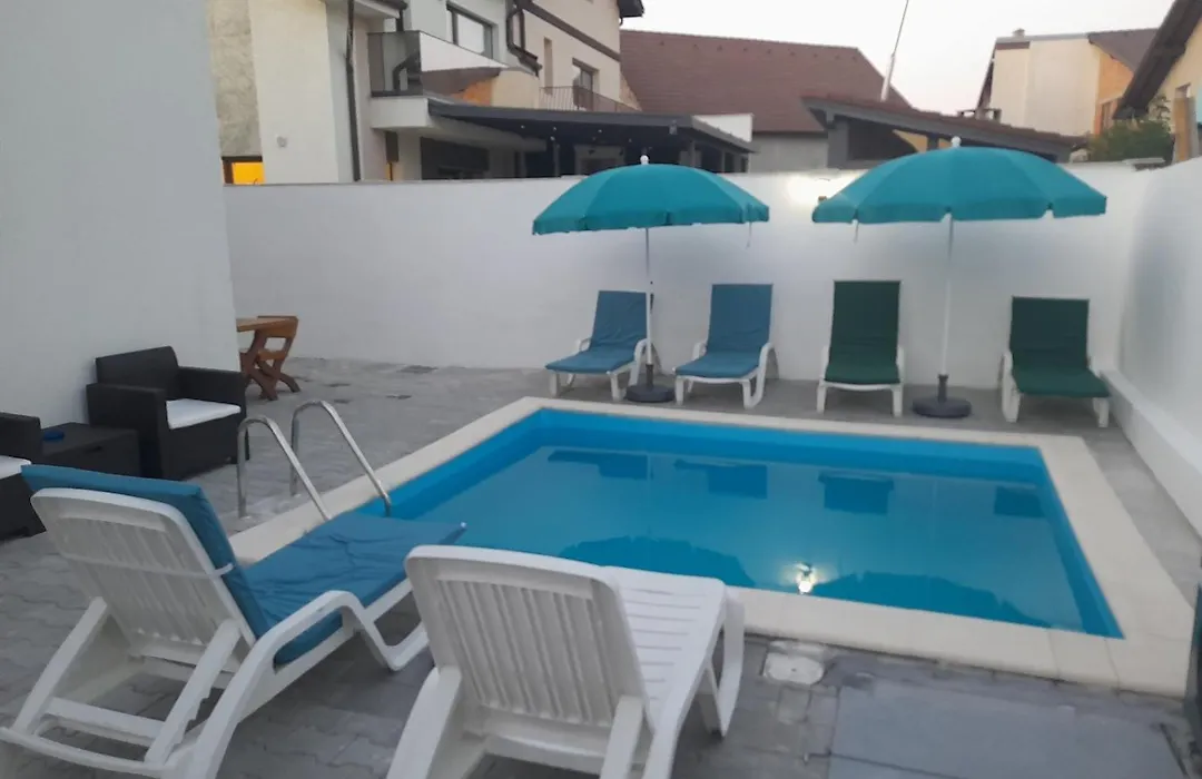 Regim Hotel Hanea Jacuzzi In Camera,Piscina Exterioara Si Sauna Comuna-1
