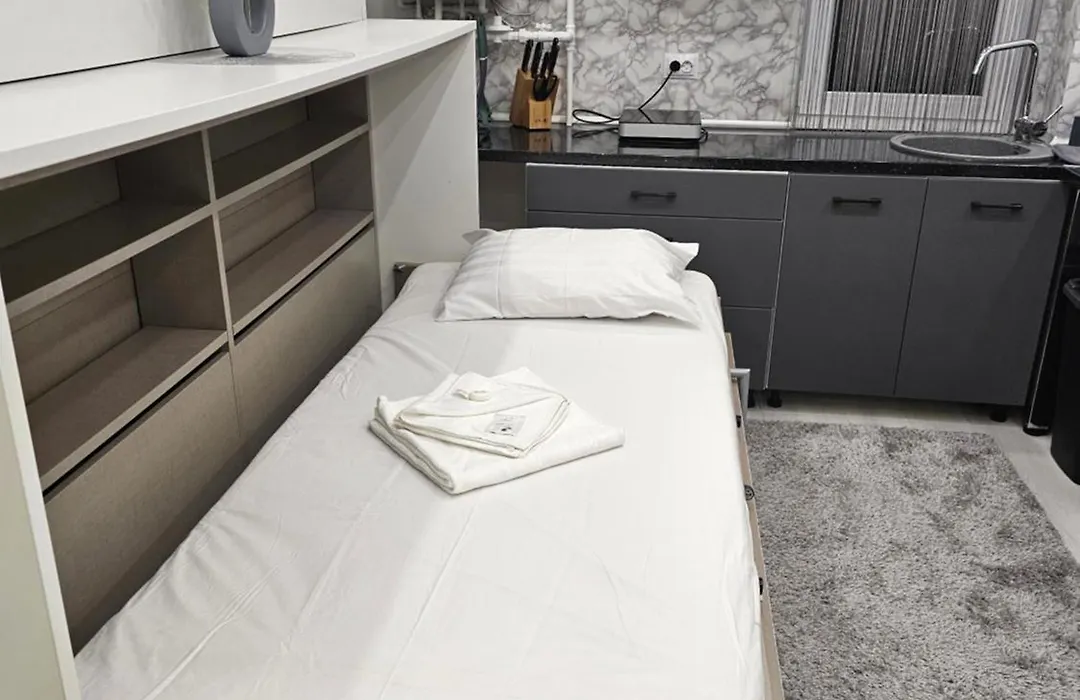 Luxury Paul Apartment Green, Private & Accessible-1