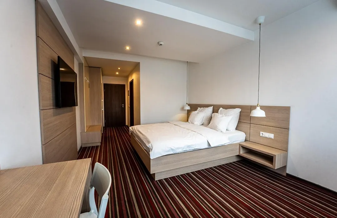 Hotel Oscar-1