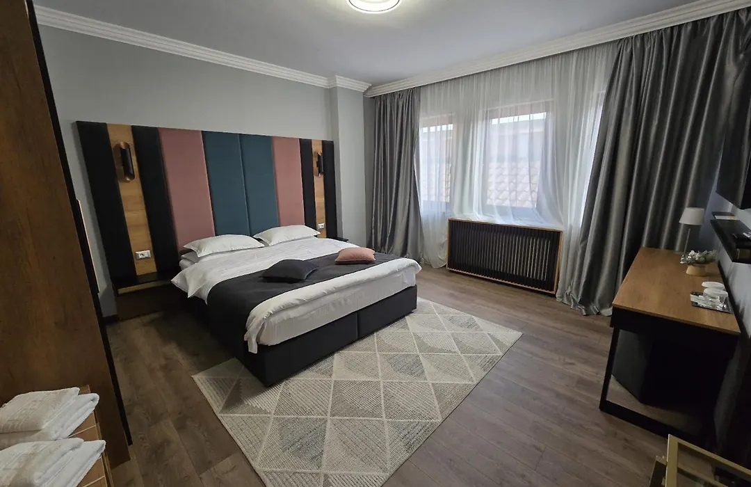 Hotel Yarus-1