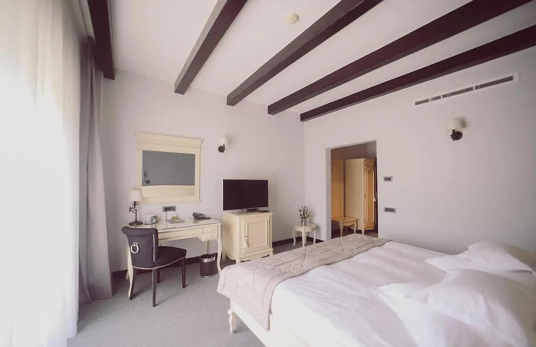 Hotel Helen-1