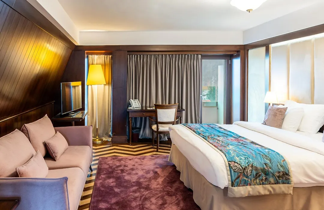 Hotel International-1
