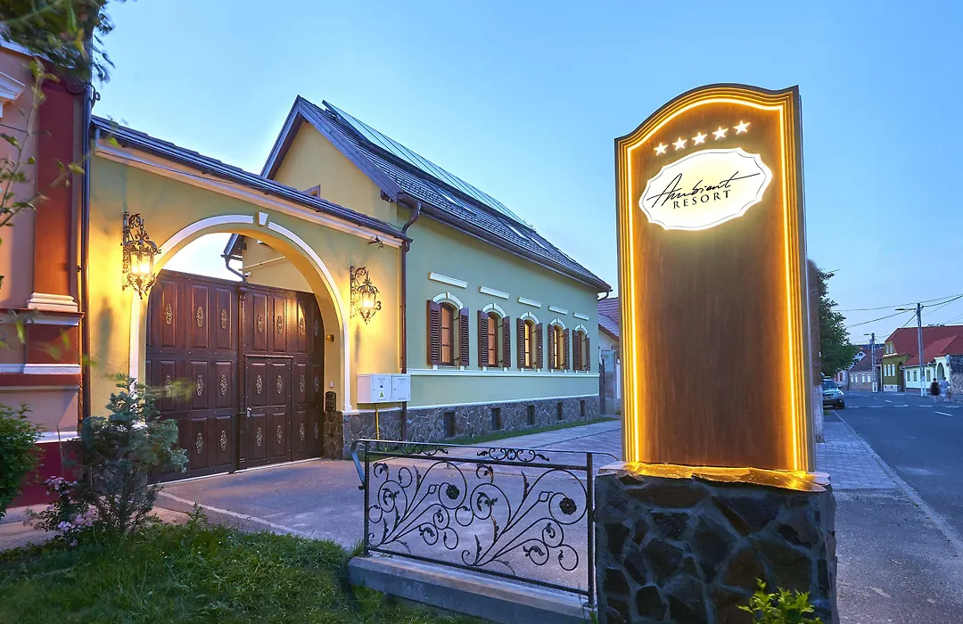 Resort Ambient-1