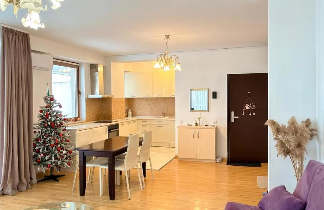 Coroni Apart 3 - Jacuzzi&Terasa Panoramica Brasov-1