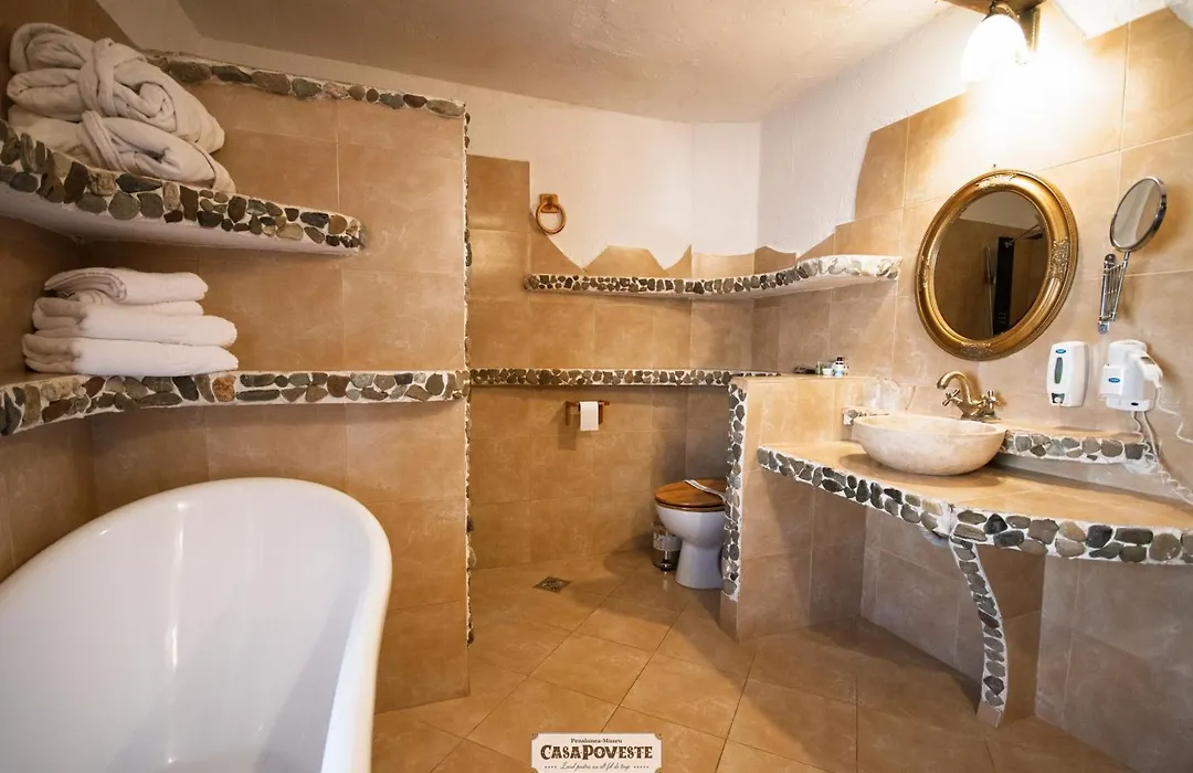 Casa Poveste Pensiunea-Muzeu-1