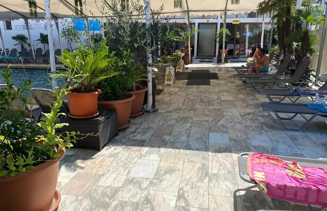 Hotel Ostrov-1