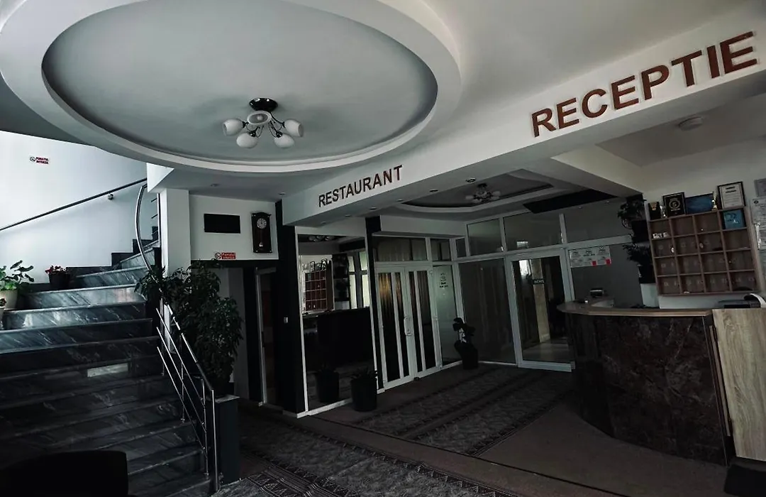 Hotel Mya-1