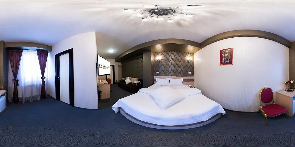 Hotel La Strada-1
