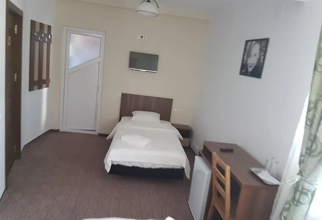 Skyroomshorezu-1