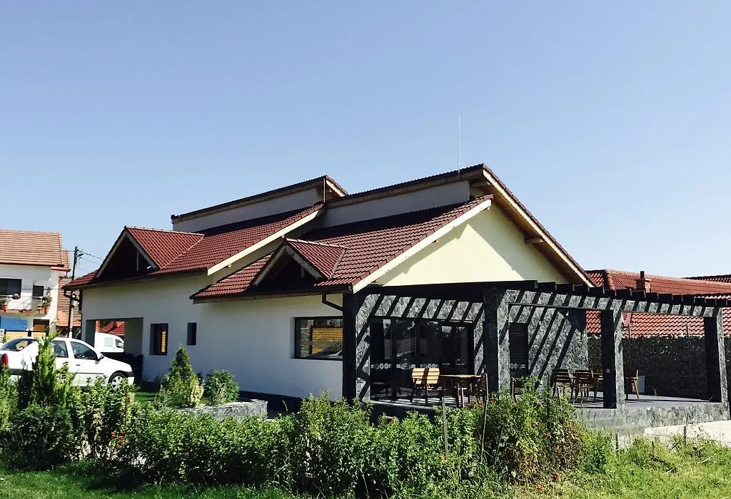 Casa De Sub Piatra-1
