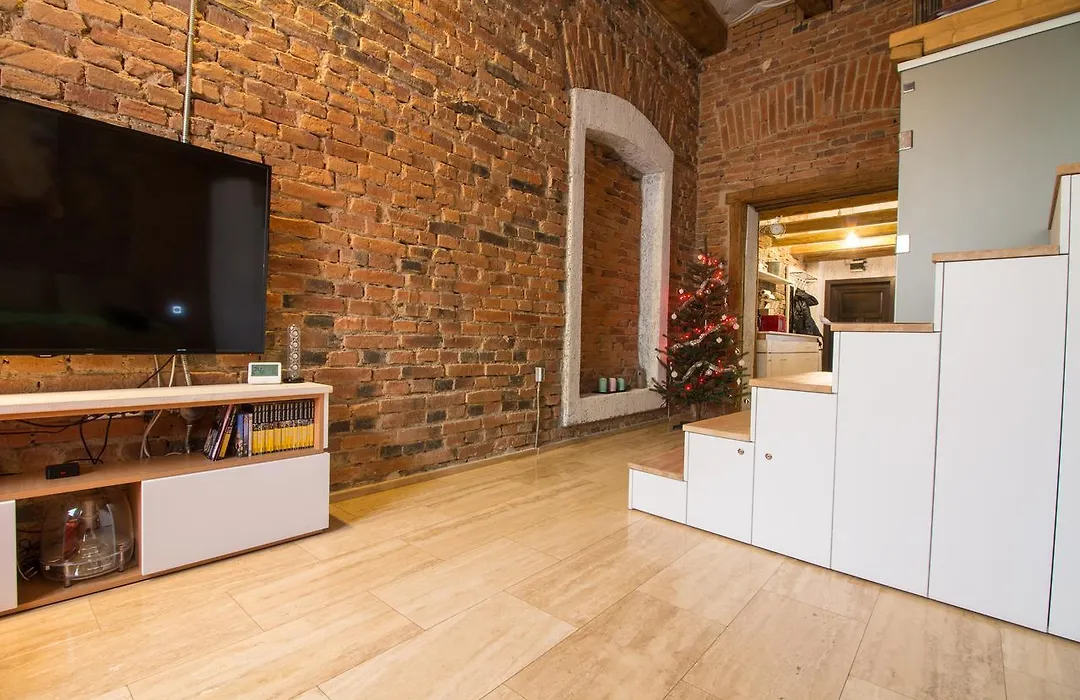 Michael Weiss Apartment-1