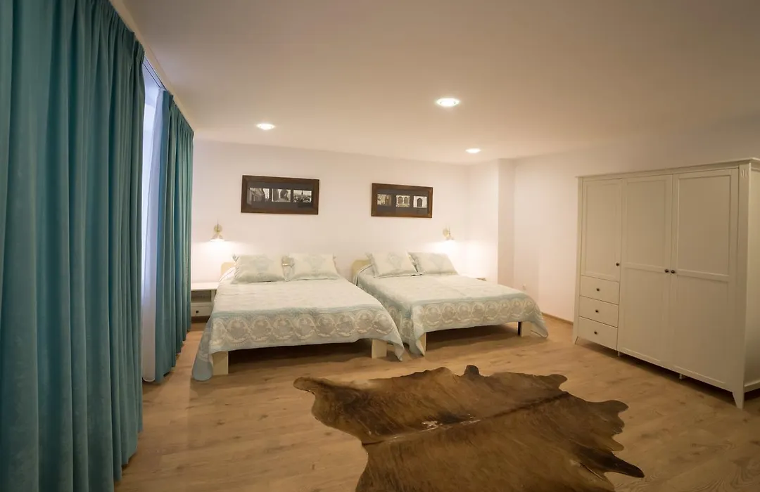 Theo House-1