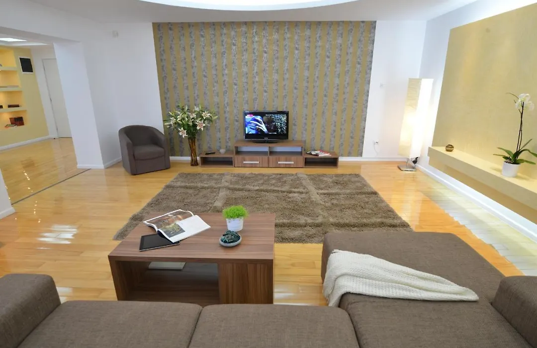 6 Apartments-1