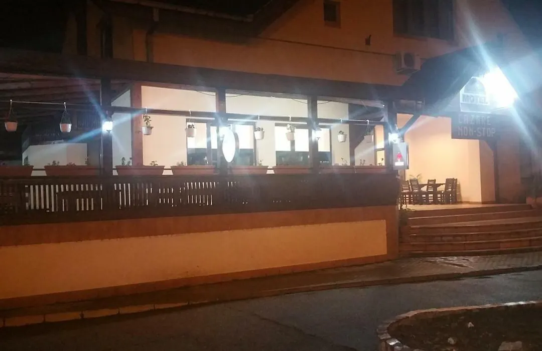 Motel Restaurant Lowe-1