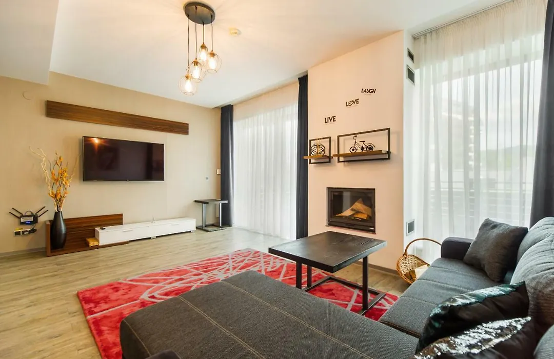 Silver Mountain A21 Friendly Apartment-1