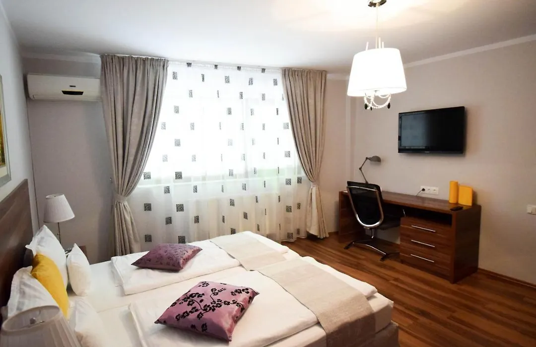 Cabrio Apart Hotel-1