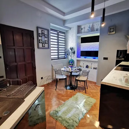Crystal Central Apartment-2