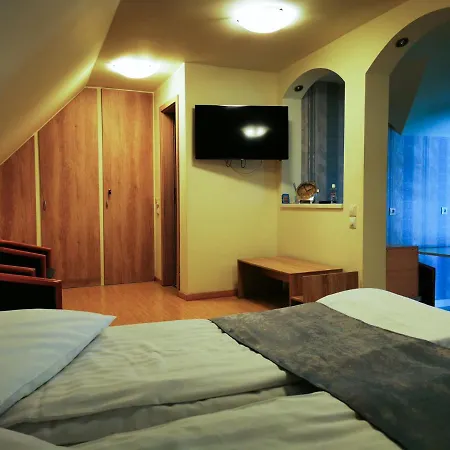 Gruen Haus Studio-2