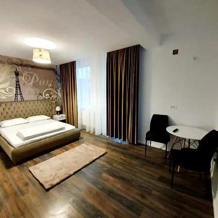 Aristocrat Central-3
